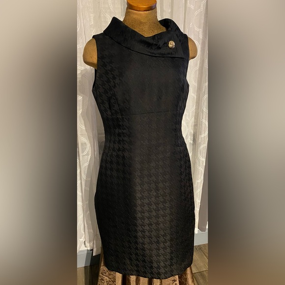Tahari ASL Jacquard Print Envelope Collar Dress in Black - Picture 3 of 6